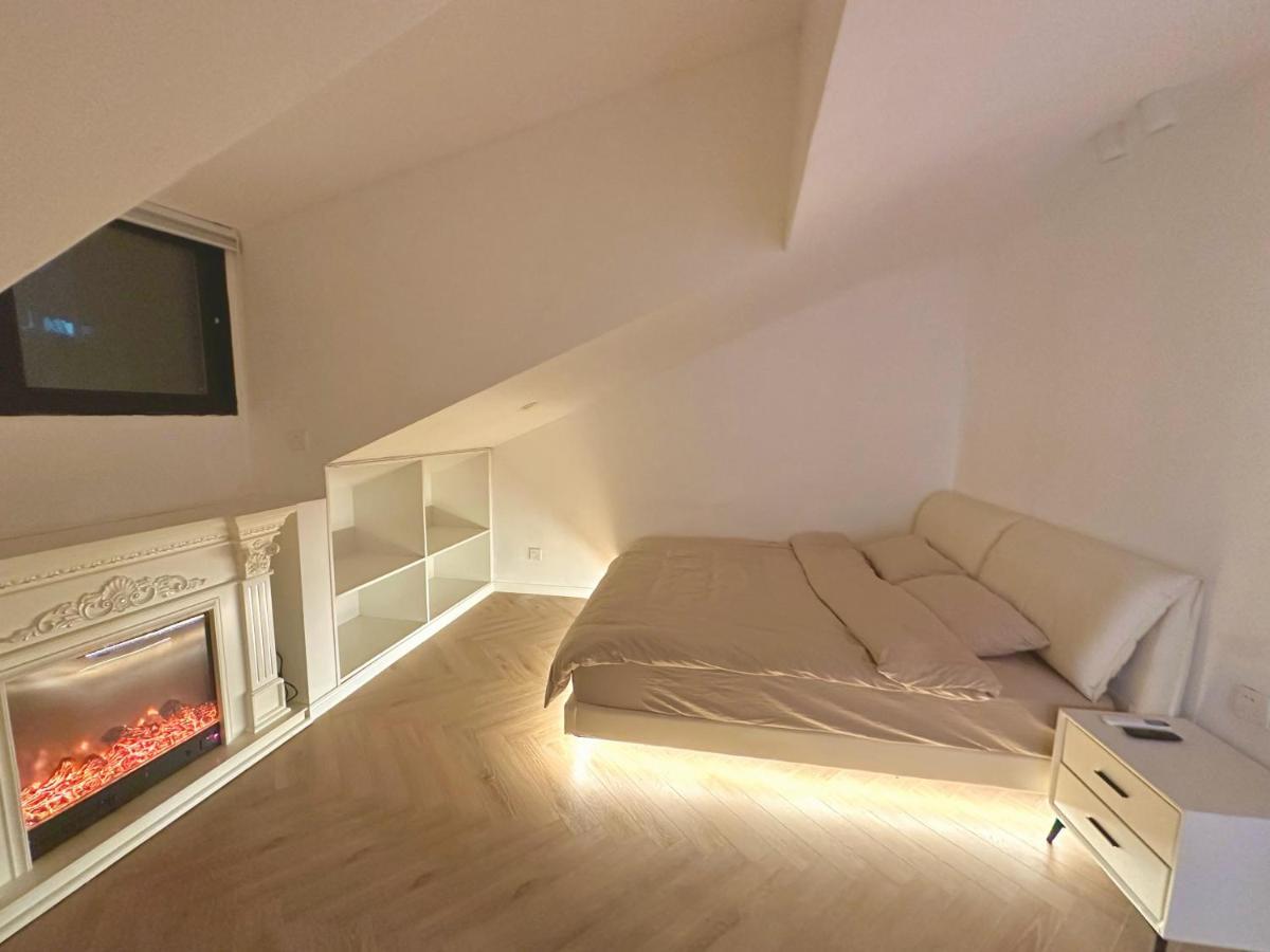 Zhome-three Floors 4 Bedrooms - Near Nanjing Road 公寓 *