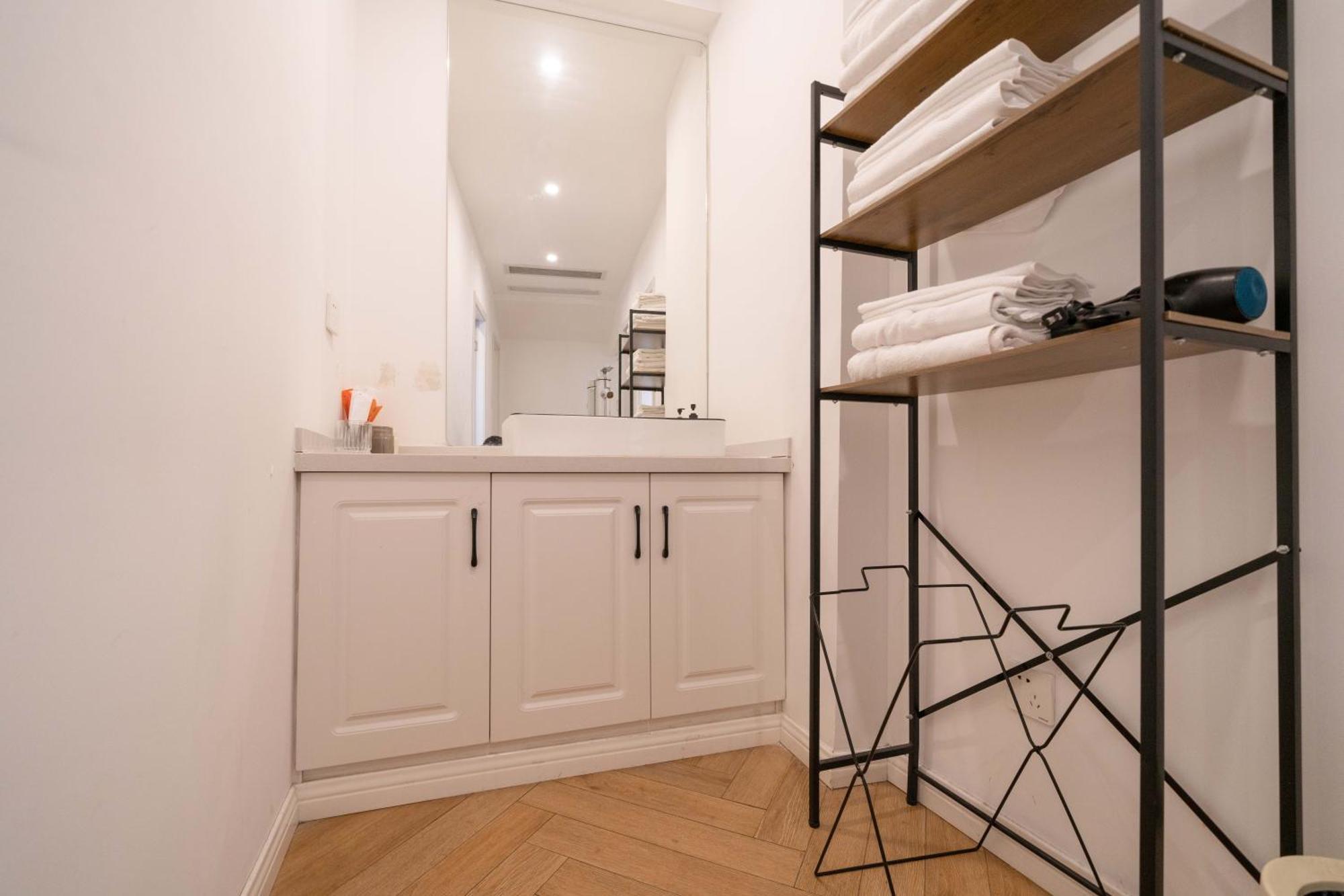 Apartment Zhome-three Floors 4 Bedrooms - Near Nanjing Road Shanghai